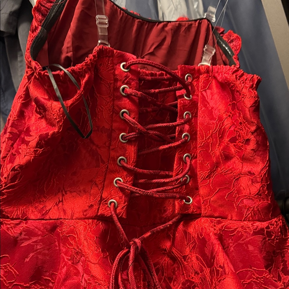 Elegant Red Women's Skirt - Picture 3 of 6
